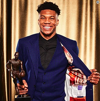 Ο MVP Γιάννης κι ο Παρθενώνας